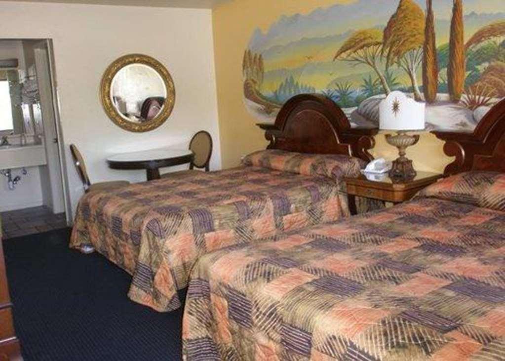 Beyond Stay Hotel Victorville Downtown Room photo
