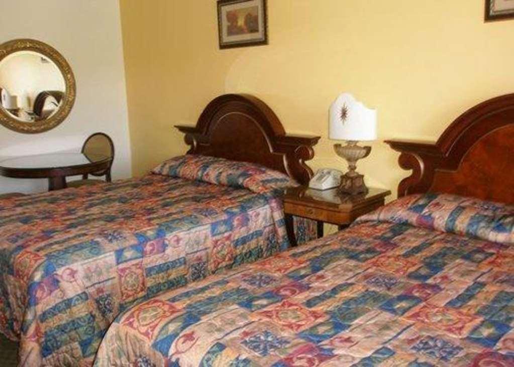 Beyond Stay Hotel Victorville Downtown Room photo