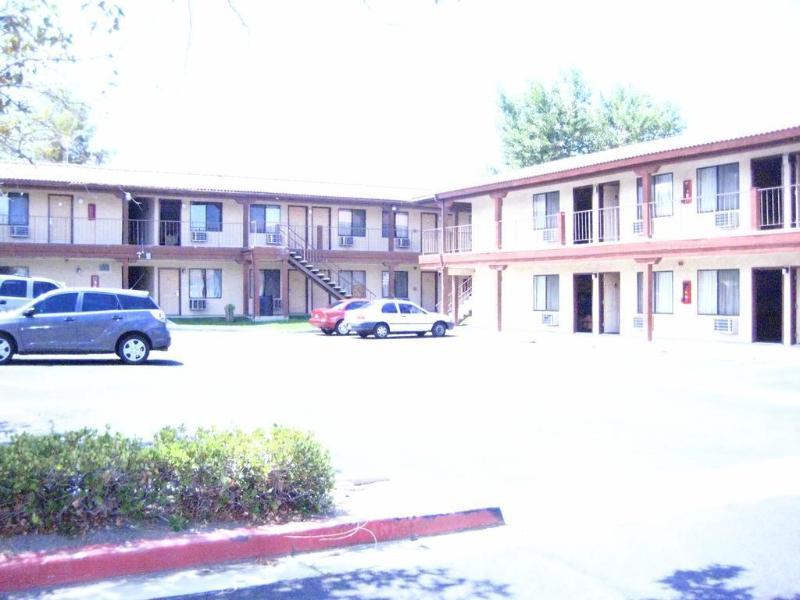 Beyond Stay Hotel Victorville Downtown Exterior photo